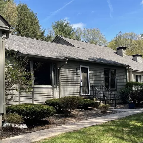 419 Southwick Rd #75, Westfield, MA 01085
