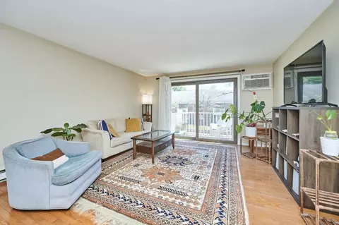 740 Farm Rd #215, Marlborough, MA 01752