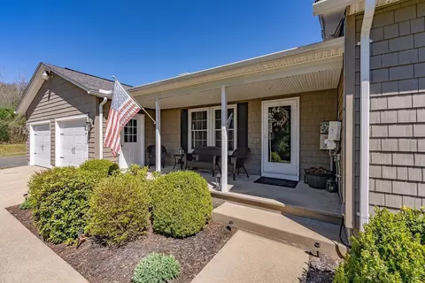 43 Mount Dumplin Rd, Palmer, MA 01069