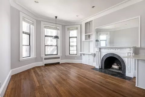271 Dartmouth St #4L, Boston, MA 02116