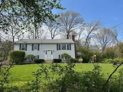 12 Dale Ave, Attleboro, MA 02703