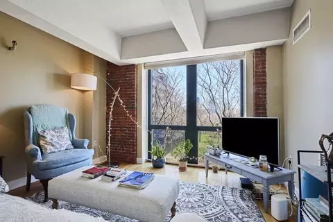 42 8th St #4410, Boston, MA 02129