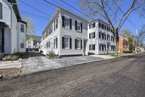 80 Lime St #B, Newburyport, MA 01950