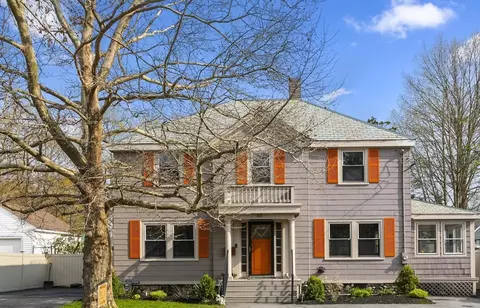 82 Haverhill St, Andover, MA 01810