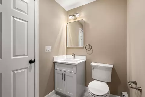 Bath - 20 Pine St, Dover, MA 02030 photo 1 of 3