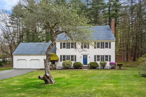 Exterior - 20 Pine St, Dover, MA 02030 photo 4 of 8
