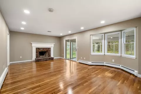 Living - 20 Pine St, Dover, MA 02030 photo 5 of 11