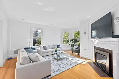 Living - 100 Main St, Hingham, MA 02043 photo 3 of 3
