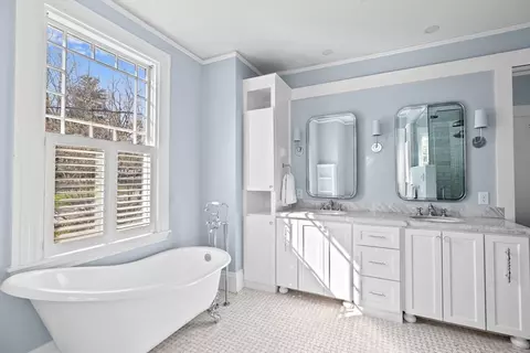 Bath - 100 Main St, Hingham, MA 02043 photo 2 of 6
