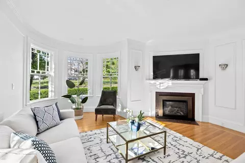 Living - 100 Main St, Hingham, MA 02043 photo 2 of 3