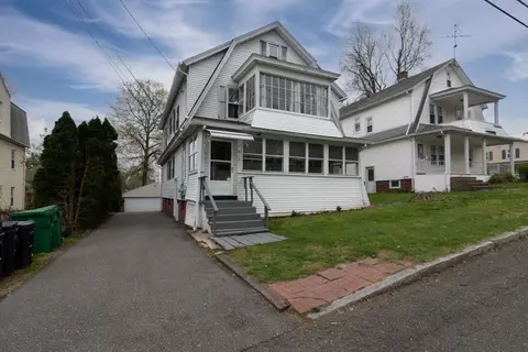 80 Hilton St, Chicopee, MA 01020