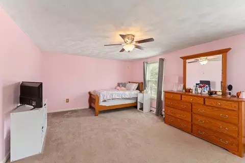 Bedroom - 95 Capwell Ave, Woonsocket, RI 02895 photo 3 of 5