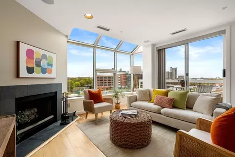 20 Chestnut St #PH 602, Cambridge, MA 02139