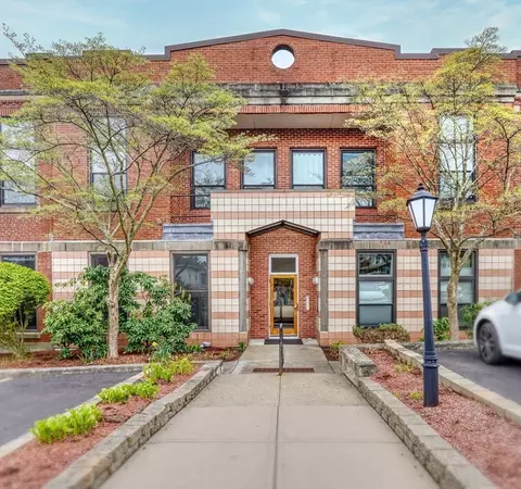 80 Beaumont #204, Boston, MA 02124