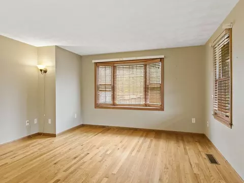 Living - 5 Kenneth Rd, Georgetown, MA 01833 photo 4 of 5