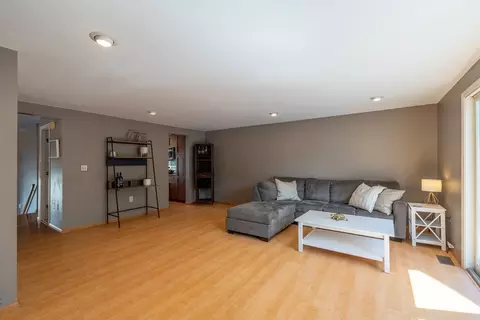 Living - 37 Constitution Ln #2, Danvers, MA 01923 photo 1 of 2