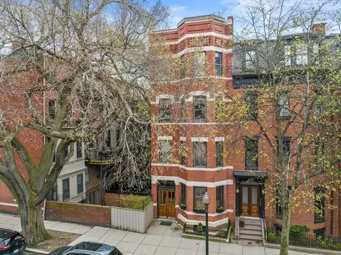 142 Warren Ave #3, Boston, MA 02116