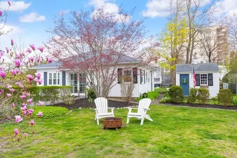 4 C St, Hull, MA 02045