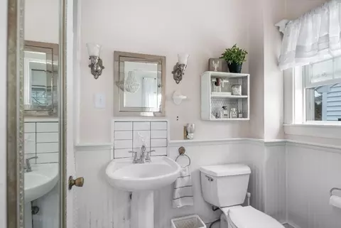 Bath - 4 C St, Hull, MA 02045 photo 1 of 1
