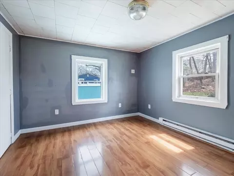 Bedroom - 10 E Shore Rd, Holbrook, MA 02343 photo 4 of 4