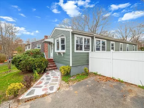 Exterior - 10 E Shore Rd, Holbrook, MA 02343 photo 1 of 4