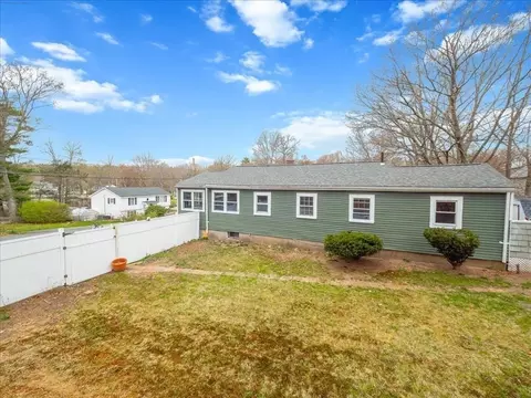 Exterior - 10 E Shore Rd, Holbrook, MA 02343 photo 2 of 4