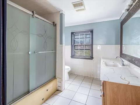 Bath - 10 E Shore Rd, Holbrook, MA 02343 photo 1 of 2