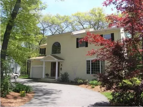 241 East St, Lexington, MA 02420