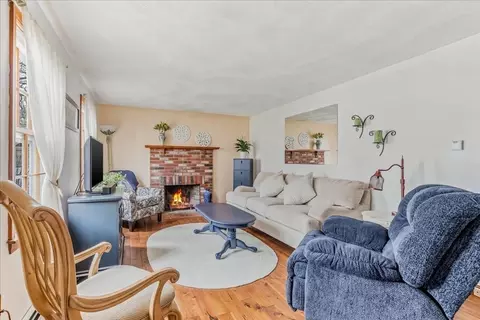 16 Mccarthy St, Franklin, MA 02038 photo 2