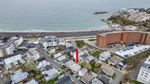 17 Berkley Rd, Hull, MA 02045