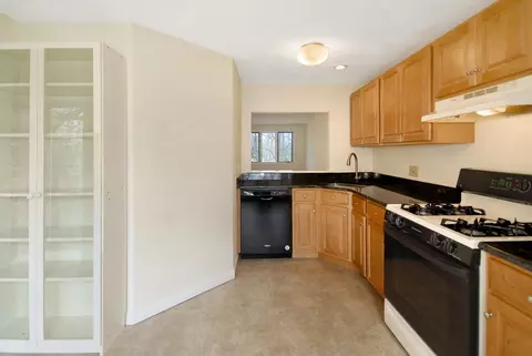Kitchen - 6 Deer Path #2, Maynard, MA 01754 photo 2 of 3