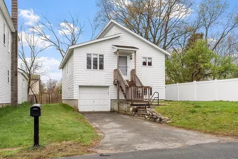 14 Booth Rd, Methuen, MA 01844