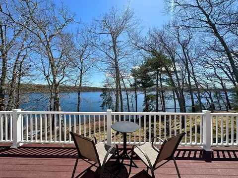 55 Horseshoe Bend Way, Mashpee, MA 02649