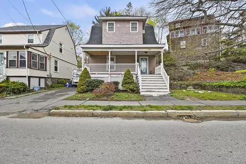 124 Essex St, Swampscott, MA 01907