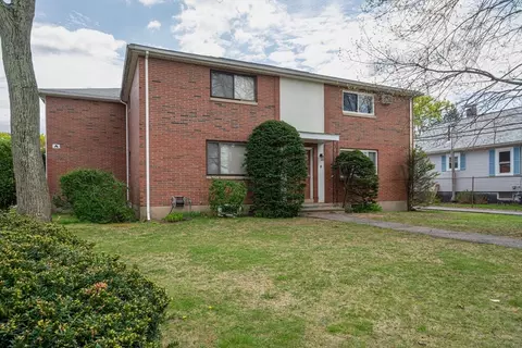 1 Bishop Dr #1, Framingham, MA 01702