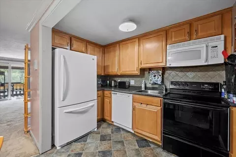 Kitchen - 20 Erick Rd #18, Mansfield, MA 02048 photo 1 of 1