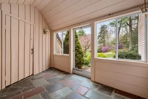 Exterior - 85 Hartford Ave S, Upton, MA 01568 photo 6 of 6