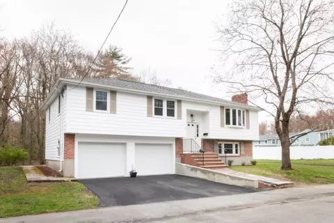 91 Old Colony Dr, Weymouth, MA 02188