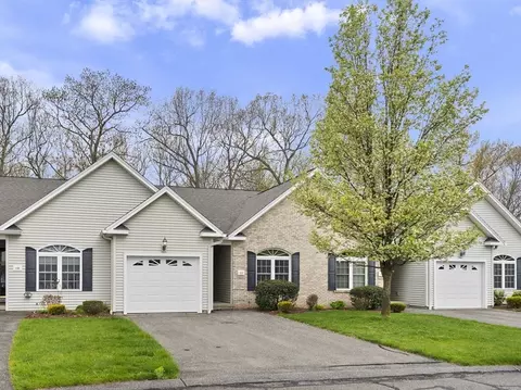 152 Canterbury Way #152, West Springfield, MA 01089