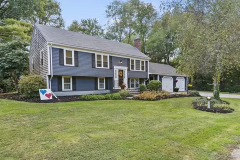 10 Fox Hill Dr, Bridgewater, MA 02324