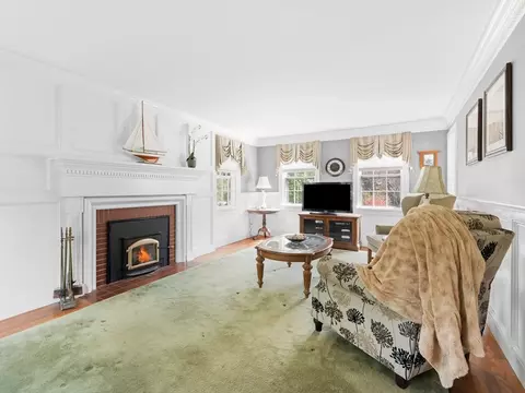 Living - 170 Fruit St, Mansfield, MA 02048 photo 2 of 2
