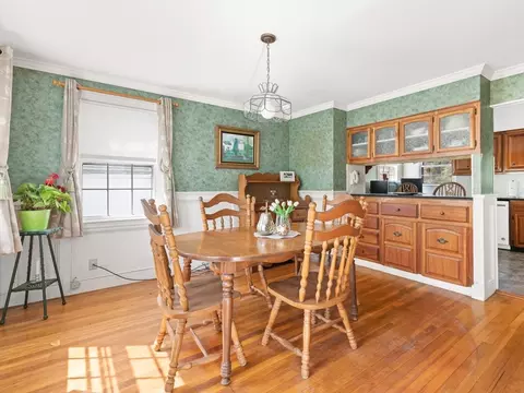 Dining - 170 Fruit St, Mansfield, MA 02048 photo 1 of 2