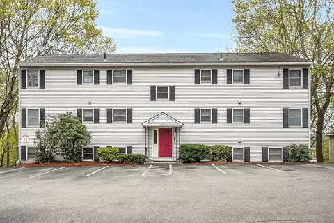 3 Stockholm St #1B, Worcester, MA 01607