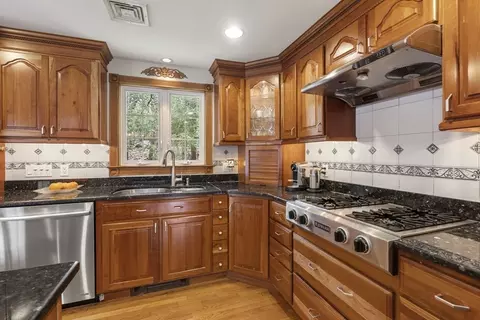 21 Bakers Hill Rd, Weston, MA 02493 photo 7