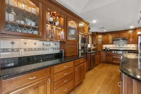 21 Bakers Hill Rd, Weston, MA 02493 photo 9