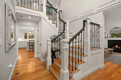 Entry Way - 14 Forest Rd, Wakefield, MA 01880 photo 2 of 4
