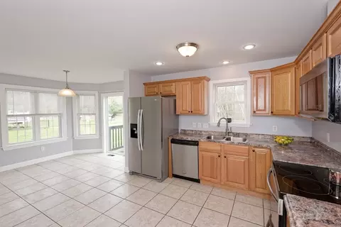 13 Ragina Ave, Webster, MA 01570 photo 8