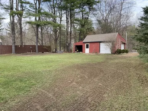 Exterior - 10 Hitching Post Rd, Amherst, MA 01002 photo 4 of 4