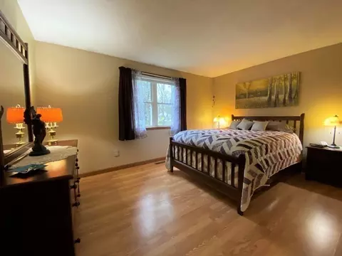 Bedroom - 10 Hitching Post Rd, Amherst, MA 01002 photo 2 of 2