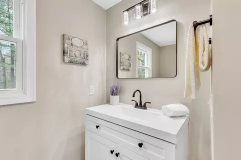 13 Sterling Dr, Easthampton, MA 01027 photo 12